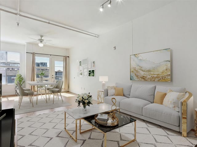 711 W 26th St Unit #704
