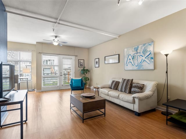 711 W 26th St Unit #706