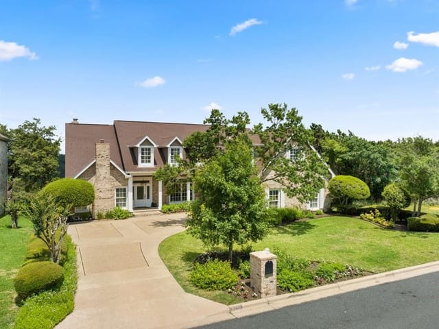 7110 Valburn Dr