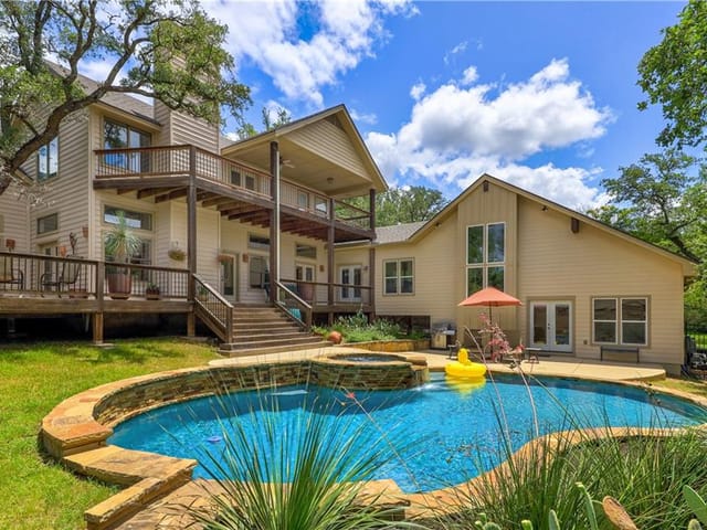 7111 Oak Shores Dr