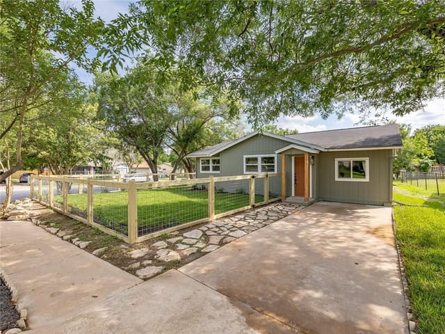 7111 Townsborough Dr