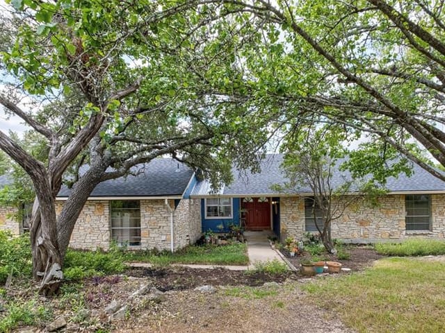 7118 Silvermine Dr