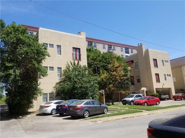 712 Graham Pl Unit #204