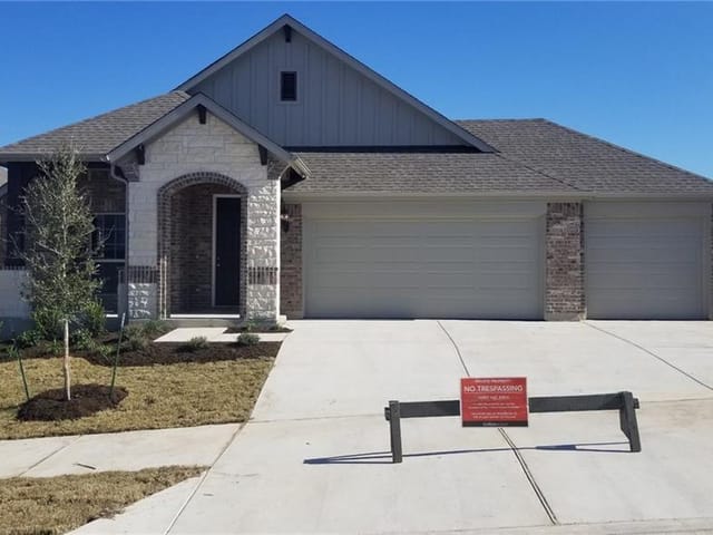 712 Sunny Brook DR