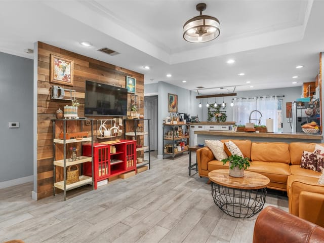 7121 Cayenne Ln
