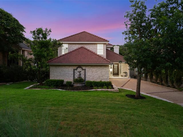 7122 Las Ventanas DR