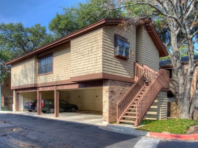 7122 Wood Hollow Dr Unit #109