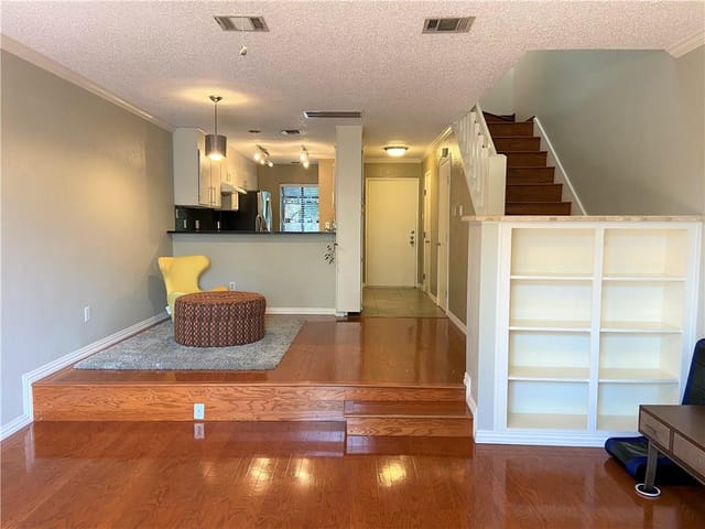 7122 Wood Hollow Dr Unit #43