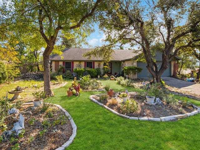 7123 Silvermine Dr