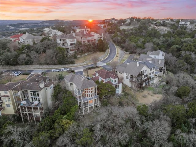7124 Las Ventanas Dr