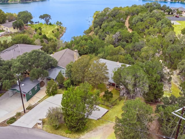 713 Cindy DR