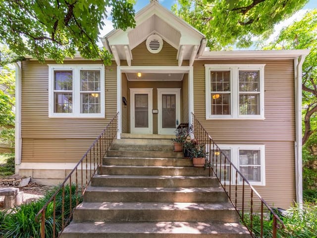 713 Oakland Ave