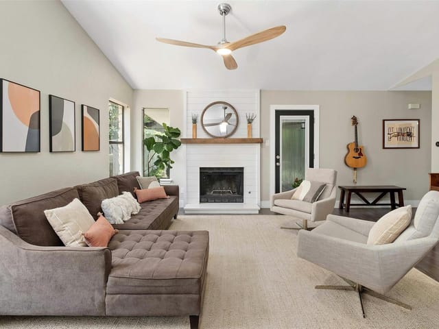 713 Shade Tree Dr