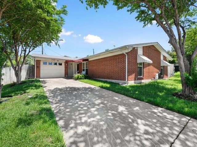 713 W Mary Jane DR