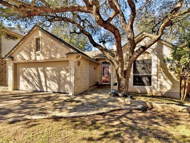 714 Shiny Rock Dr