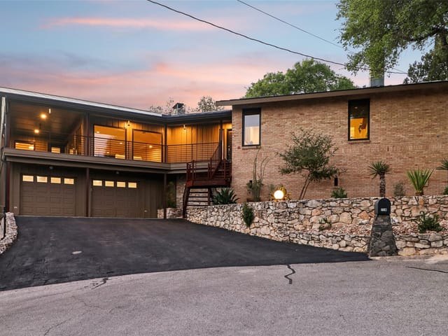714 Starcrest Dr