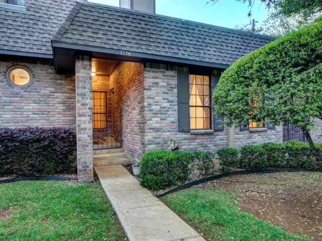 7156 Chimney Cors Unit #B
