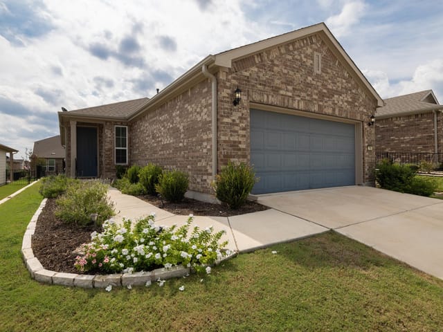 716 Kitty Hawk RD