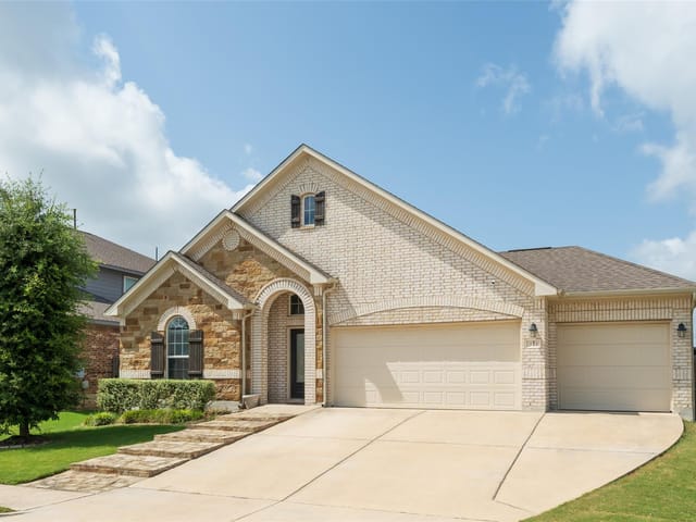 717 Old Settlers DR