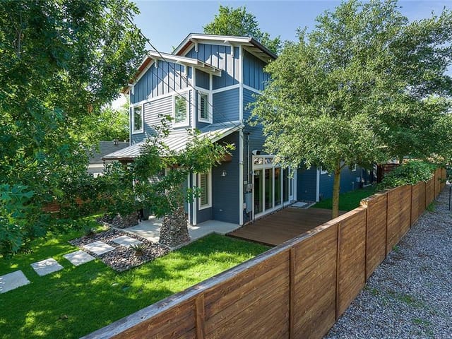 717 W Live Oak St