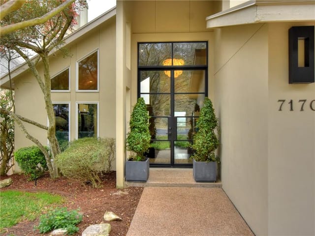 7170 Las Ventanas Dr