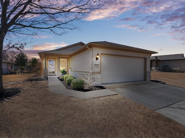 718 Salt Creek Ln