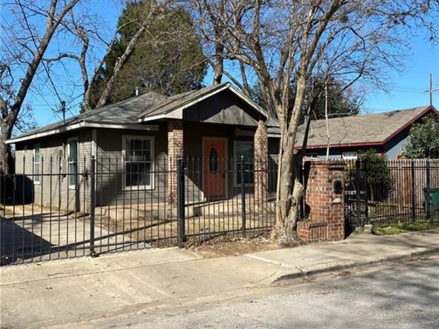 72 Julius St