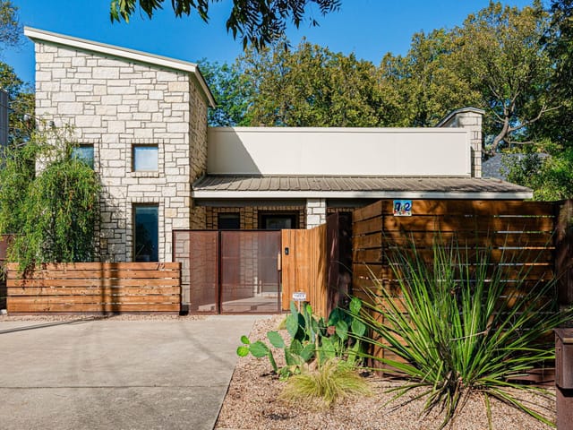 72 San Saba ST