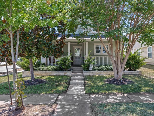 720 Alamo Plaza DR