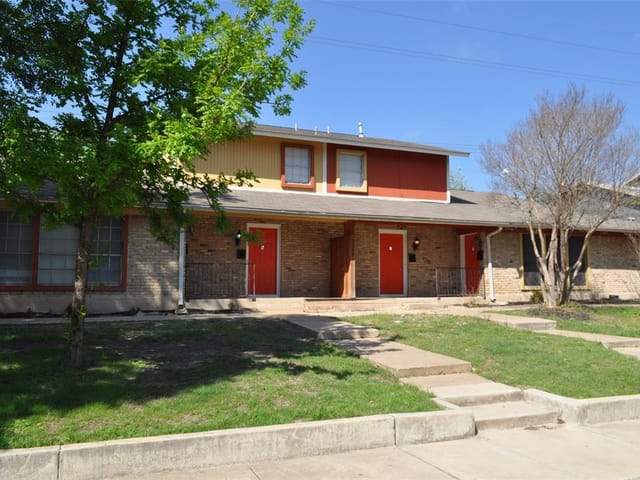 7200 Creekside Dr