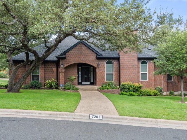 7201 Anaqua Dr