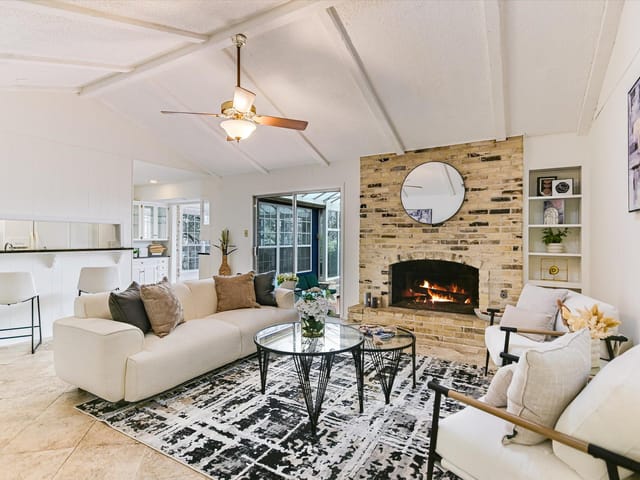 7201 Mesa DR