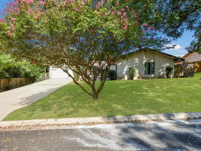 7203 Marywood Cir