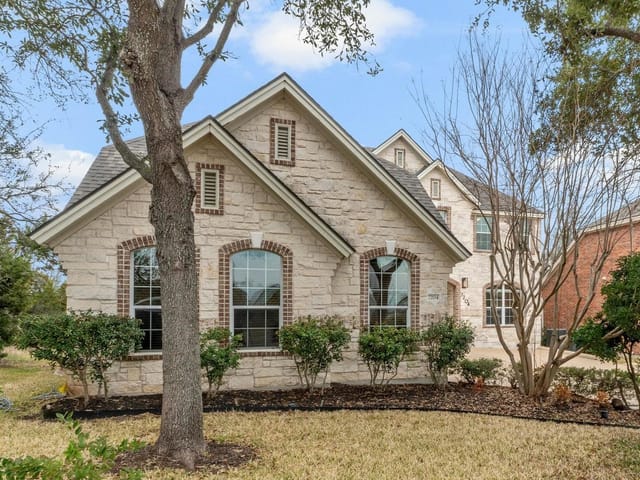 7204 Covered Bridge DR