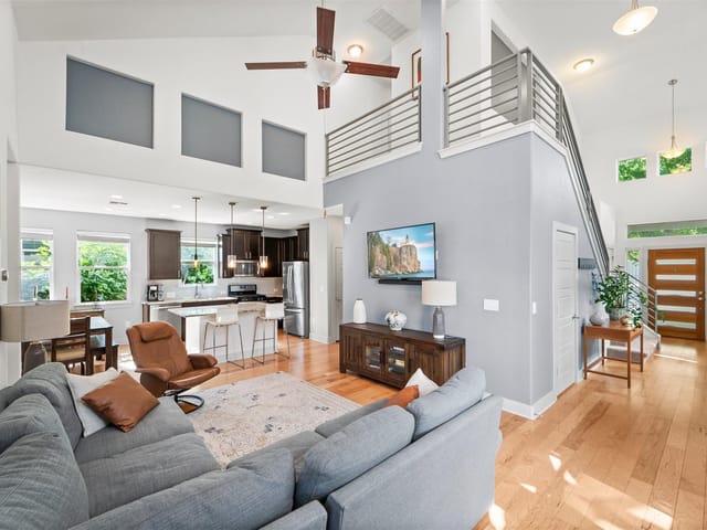 7204 Lysander Ct