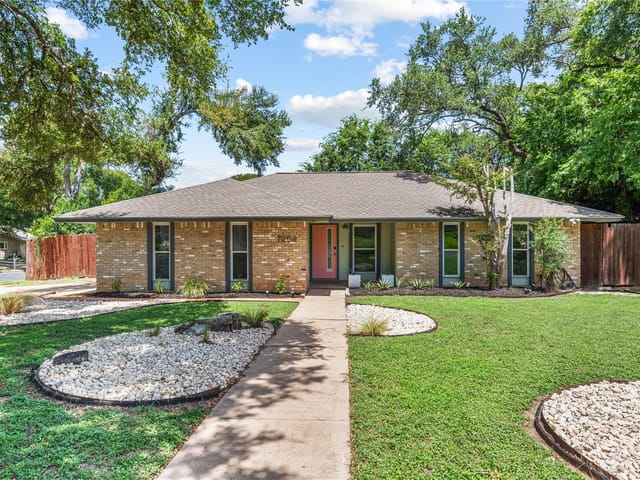 7204 Twisted Oaks Dr
