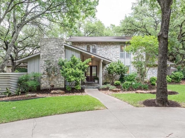7205 Spurlock Dr