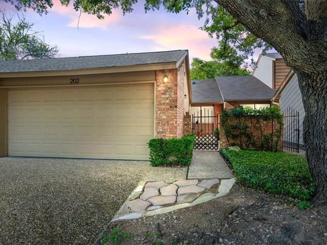 7205 Waldon Dr Unit #L-202