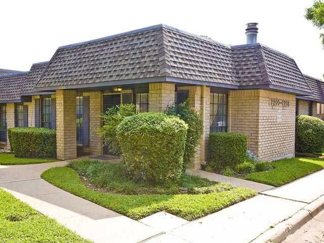 7208 Chimney Cors