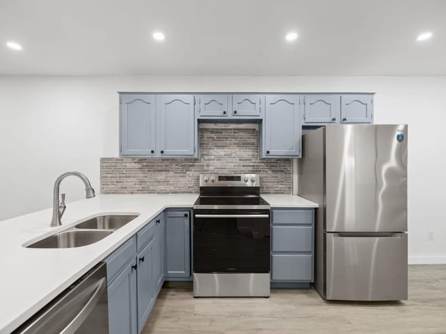 7211 Lakewood Dr Unit #C111