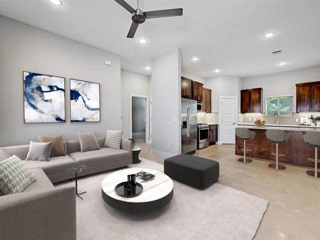 7211 Providence Ave Unit #B3
