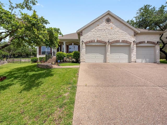 7213 Roaring Springs Dr