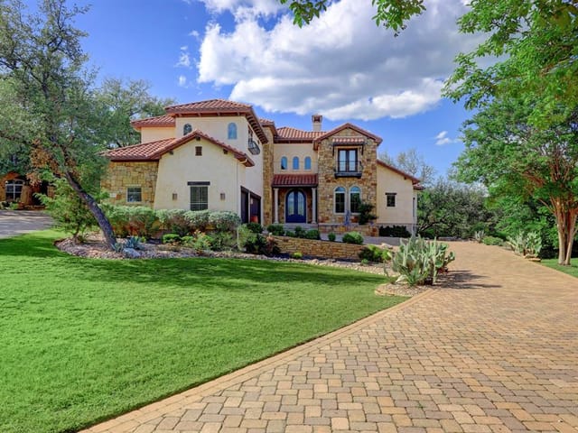 7220 Oak Shores Dr