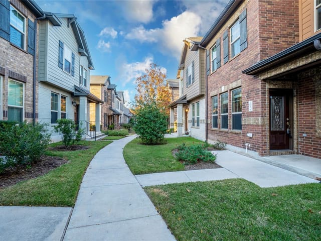 7220 Wyoming Springs DR Unit #203