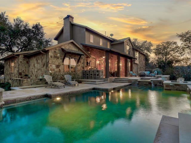 7224 Oak Shores Dr