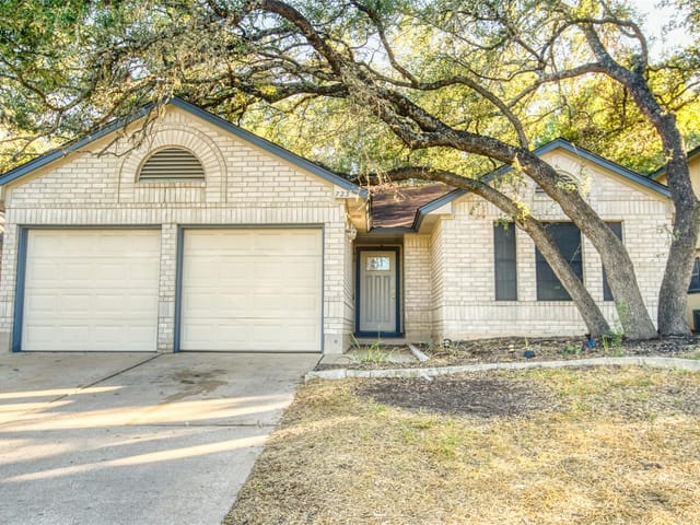 723 Shade Tree Dr