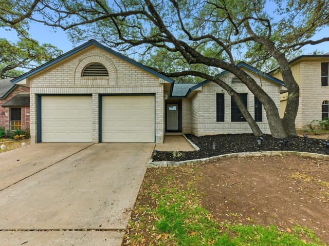 723 Shade Tree DR