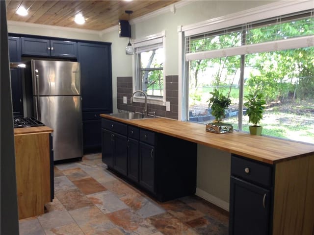 7237 Ellington Cir