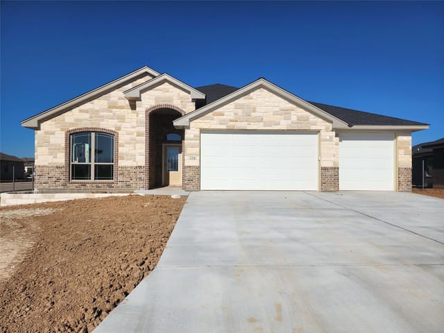 724 Golden Eagle Dr