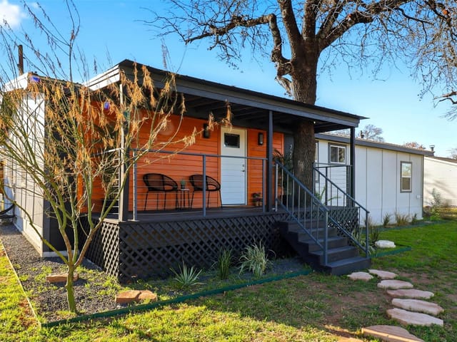 728 Driftwood Ln